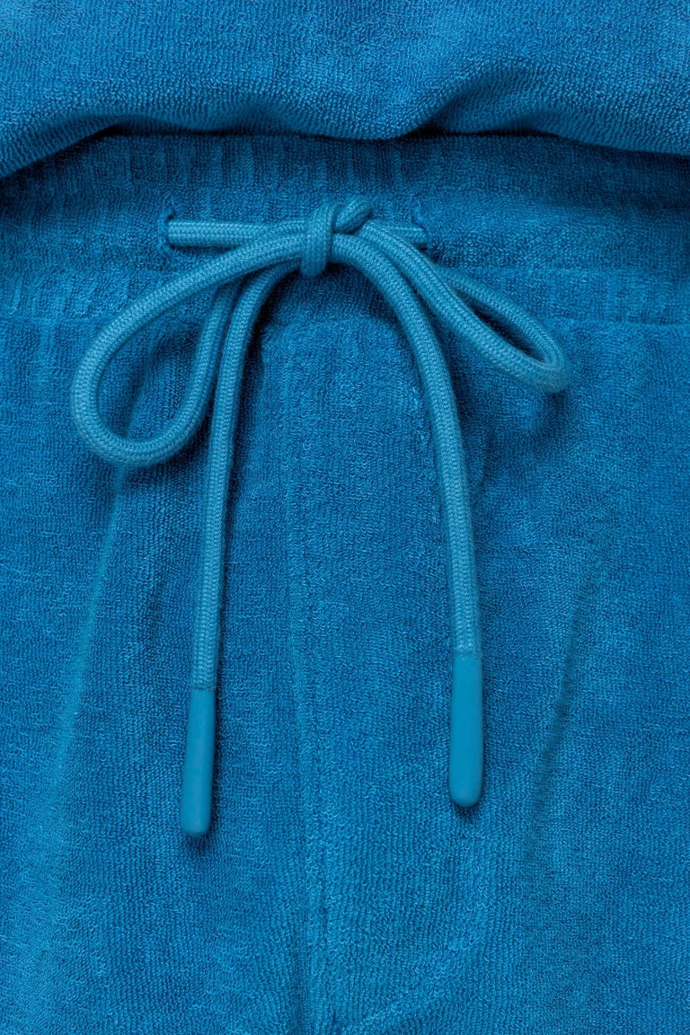 Close-up OWN LANE TERRY Short