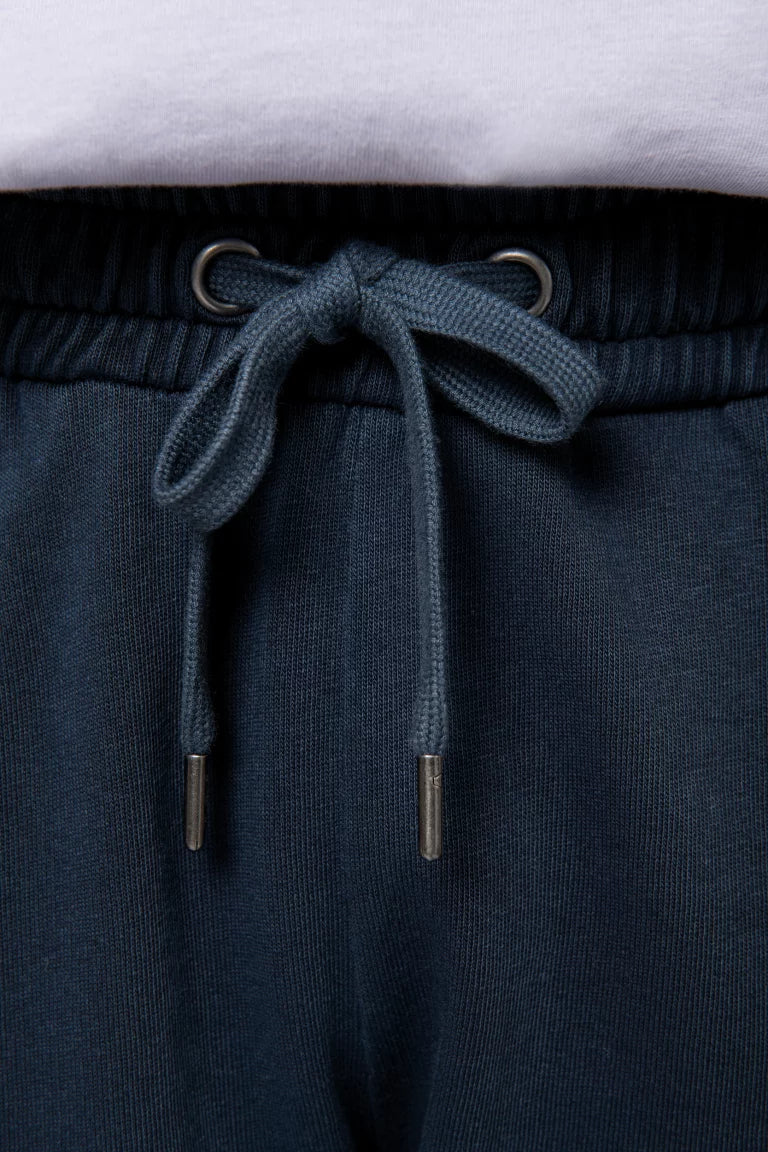 Close-up marineblauw OWN LANE CORE short