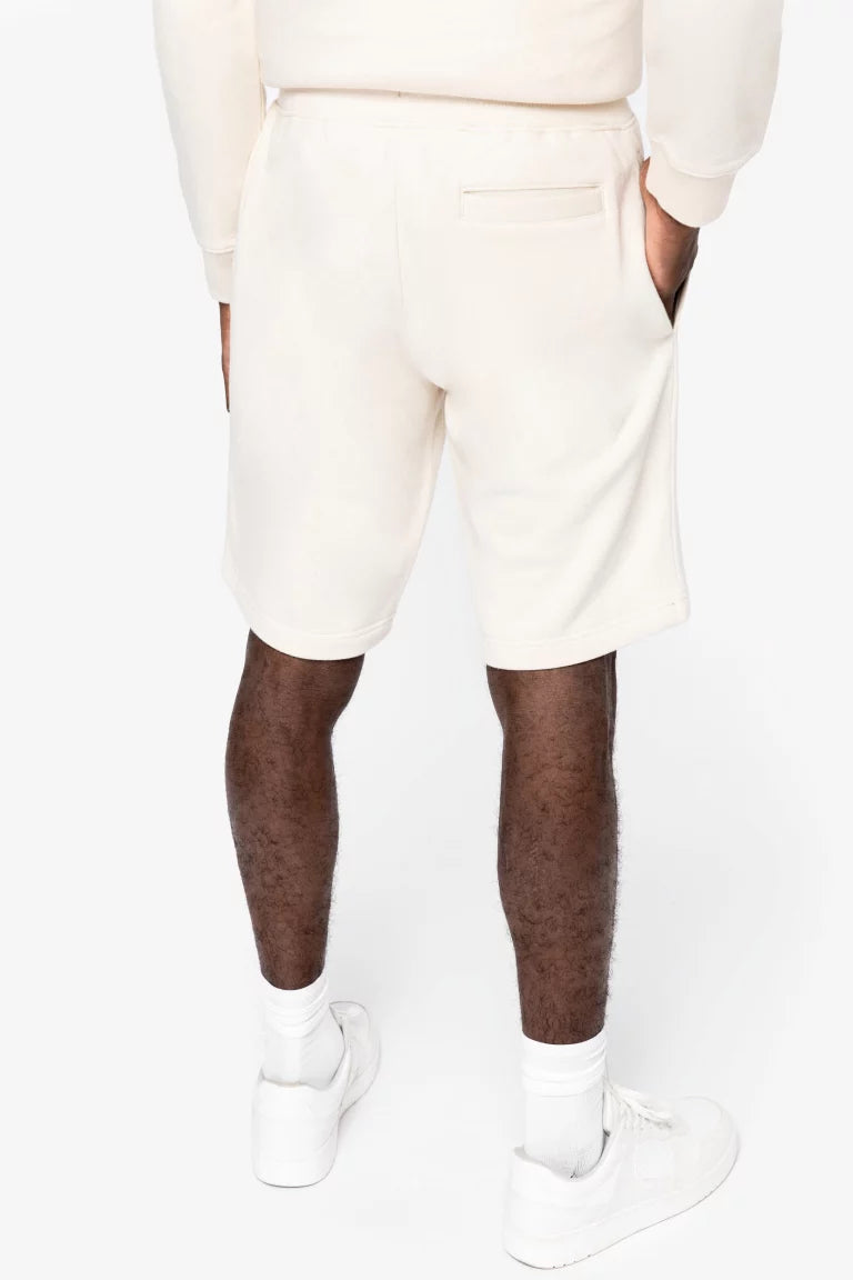 Achterkant van de ELEMENT short van OWN LANE in de kleur cream
