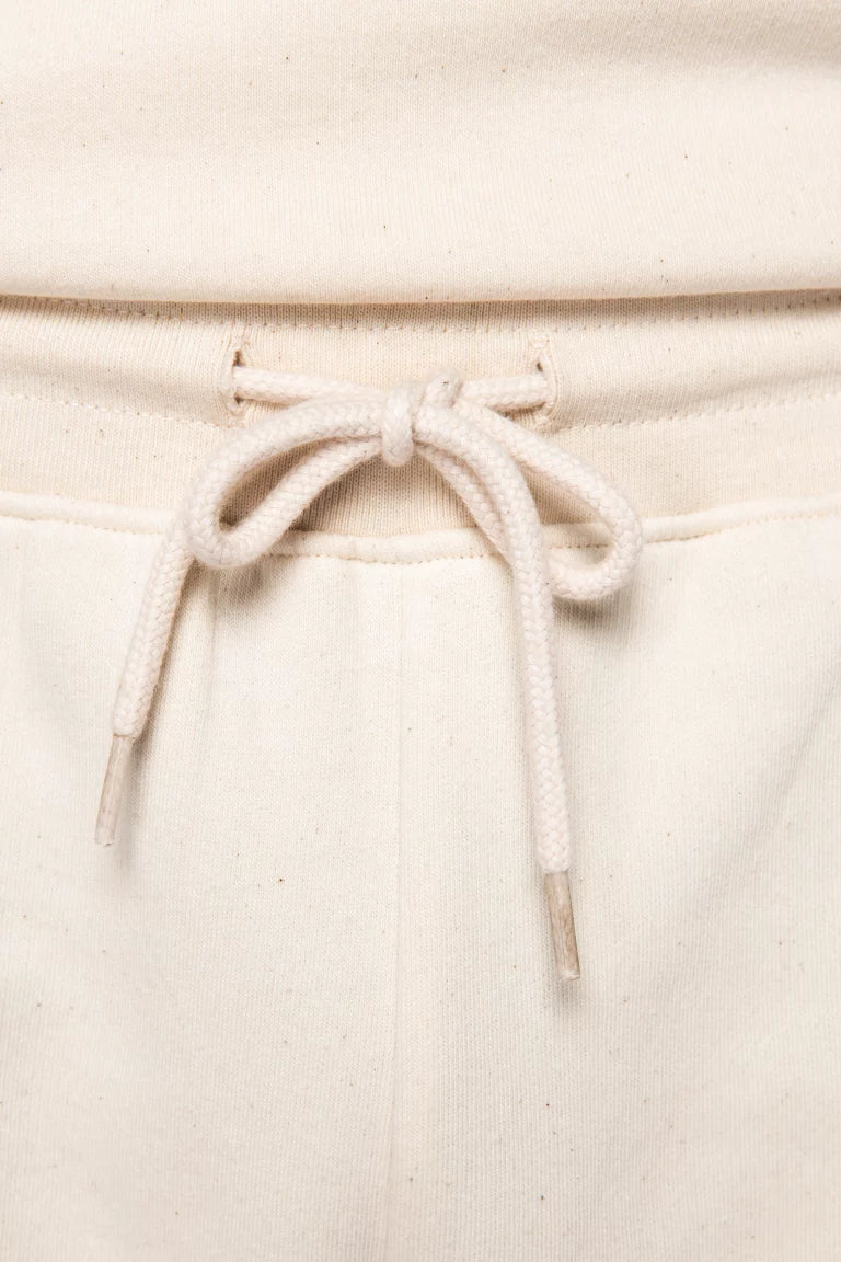 Tailleband van de ELEMENT short van OWN LANE in de kleur cream